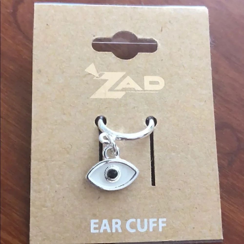 ZAD Evil Eye ear cuff - Picture 2 of 2